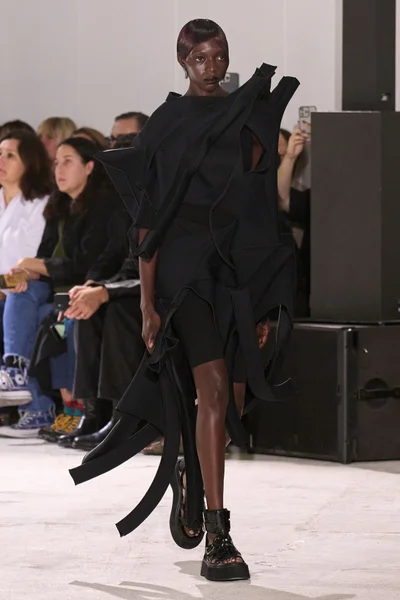 Look 8